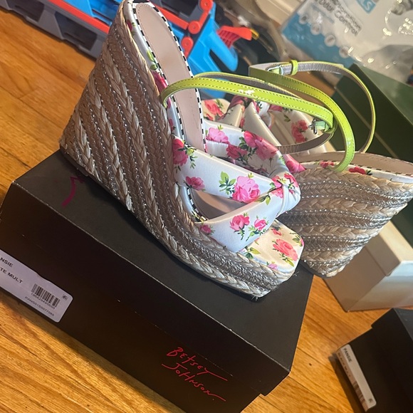 Betsey Johnson Shoes - Betsey Johnson Floral Wedges - White and Pink